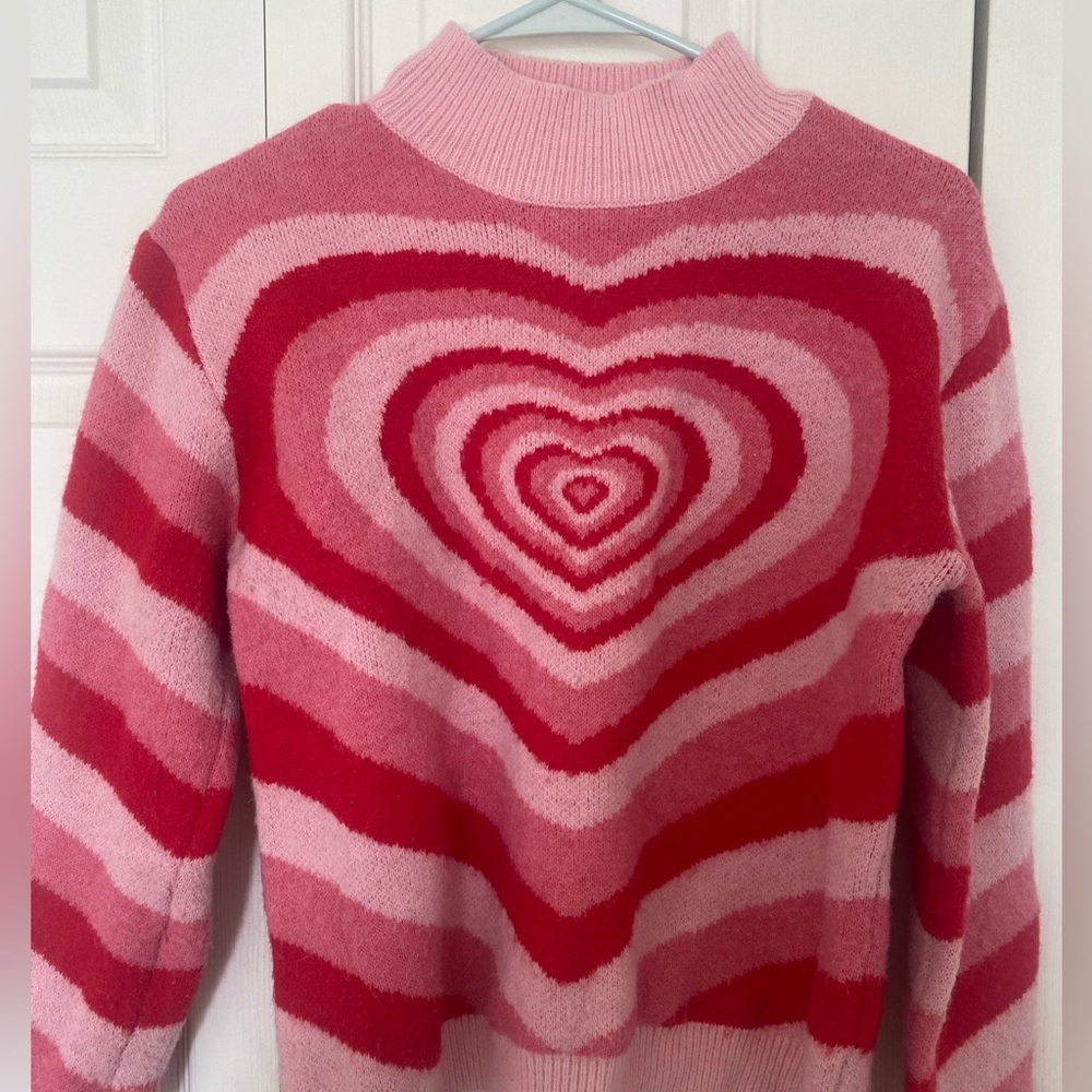 Trendy Heart Print Sweater